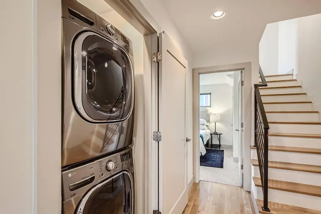 بيت للعطل Upscale Townhome W/ Stunning Rooftop Views دنفر